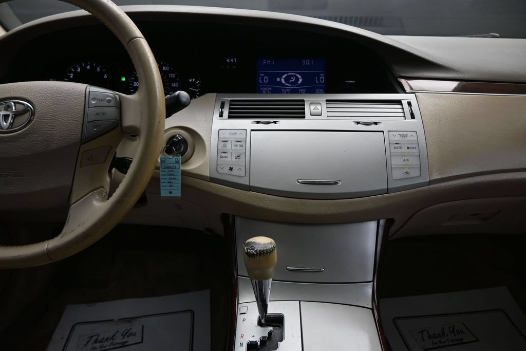 Used 2009 Toyota Avalon XLS FWD image 17