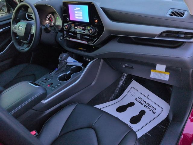 Certified 2026 Toyota Highlander XLE image 32