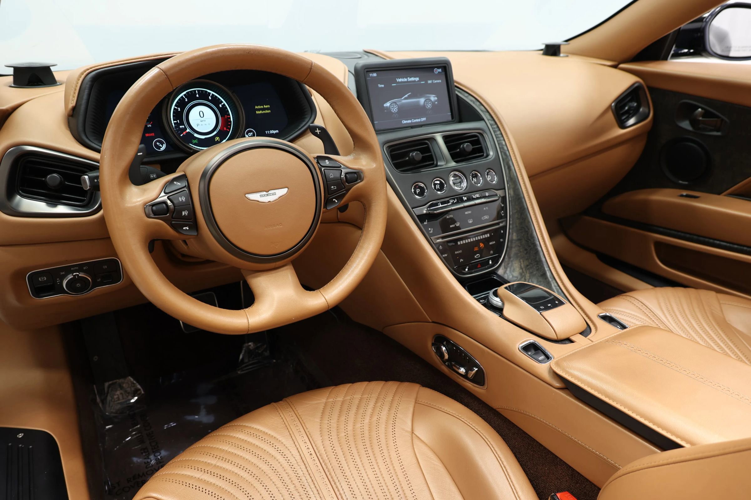 Used 2020 Aston Martin DB11 Volante image 2