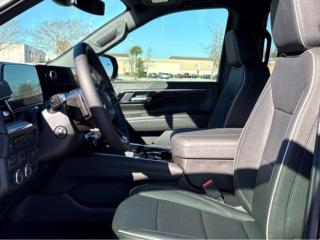 New 2025 Chevrolet Suburban Premier w/ Sun And Tow Package AWD/4WD image 18