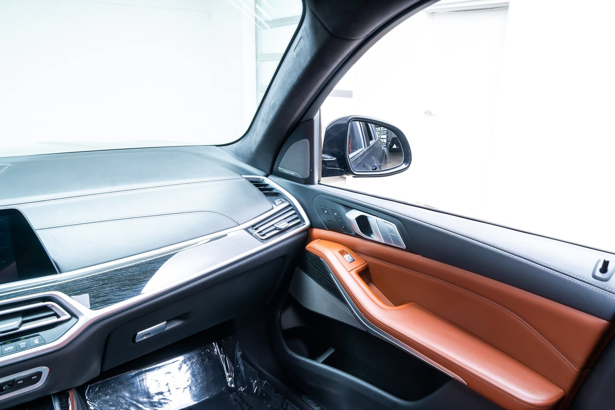 Used 2019 BMW X7 xDrive50i w/ M Sport Package AWD/4WD image 9