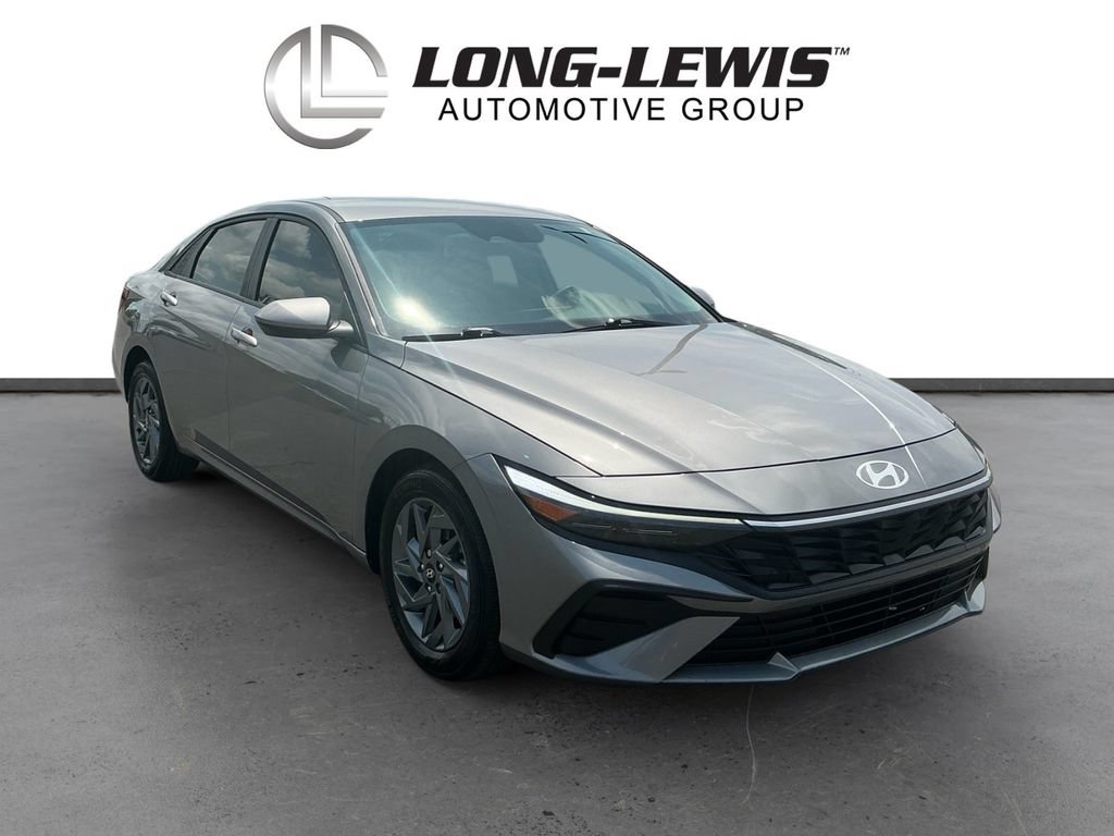 Used 2024 Hyundai Elantra SEL FWD image 10