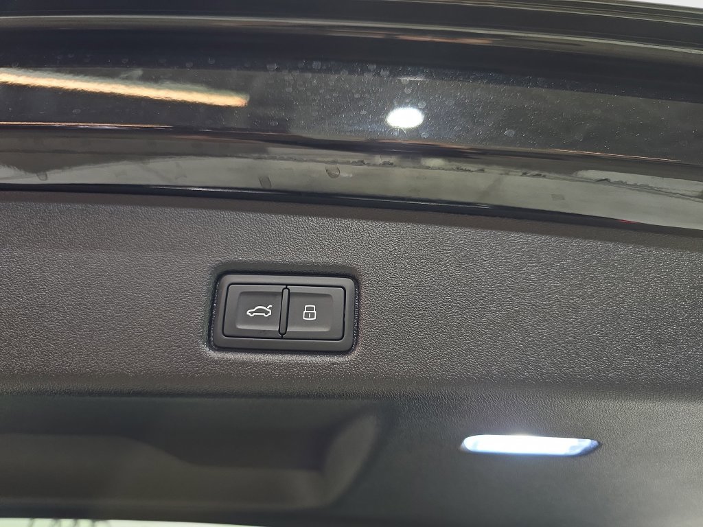 Used 2025 Audi Q5 Premium Plus w/ Premium Plus AWD/4WD image 13