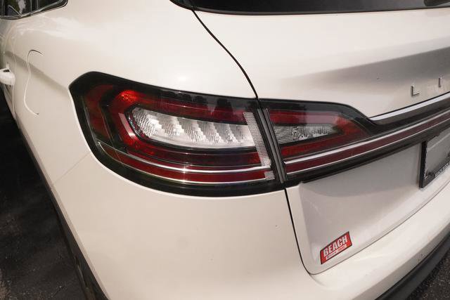 Used 2023 Lincoln Nautilus Reserve image 33