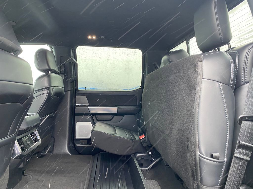 Used 2025 Ford F250 Platinum image 19