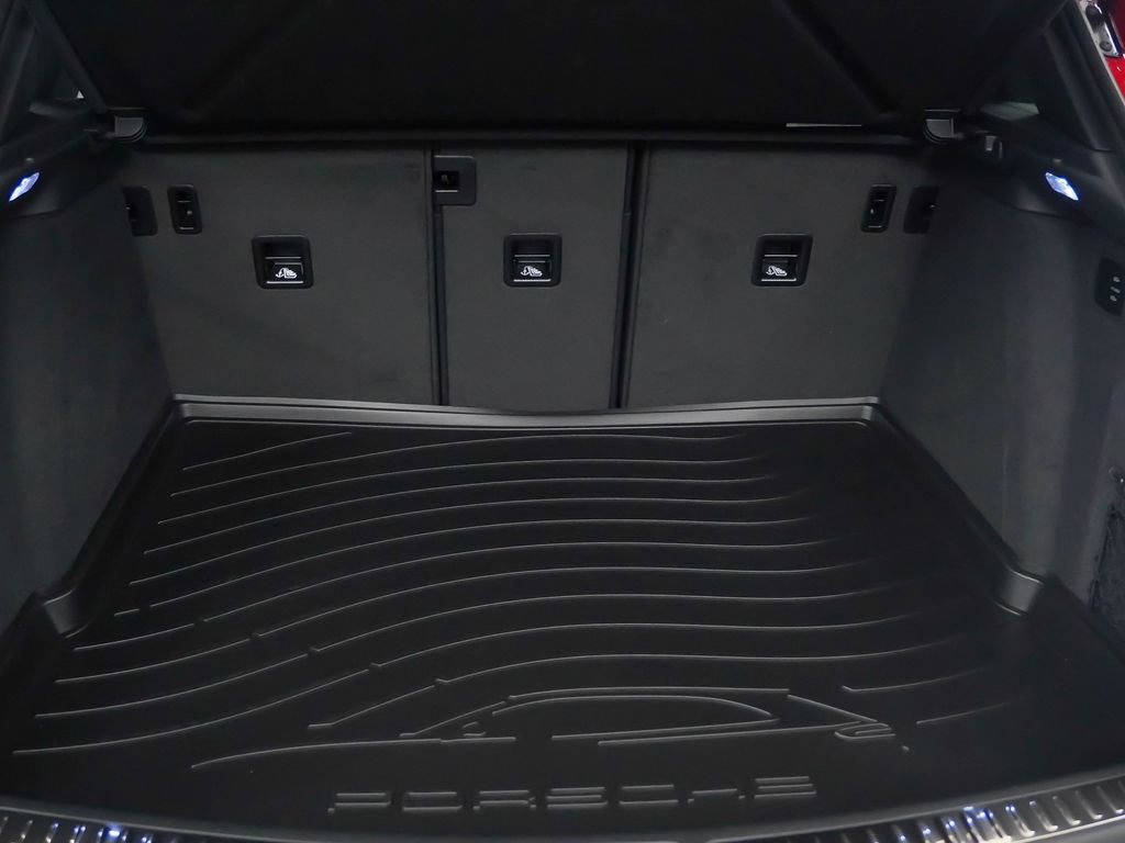 Certified 2025 Porsche Macan S image 27