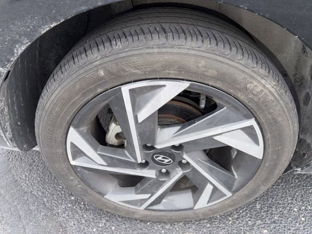 Used 2024 Hyundai Elantra Limited image 29