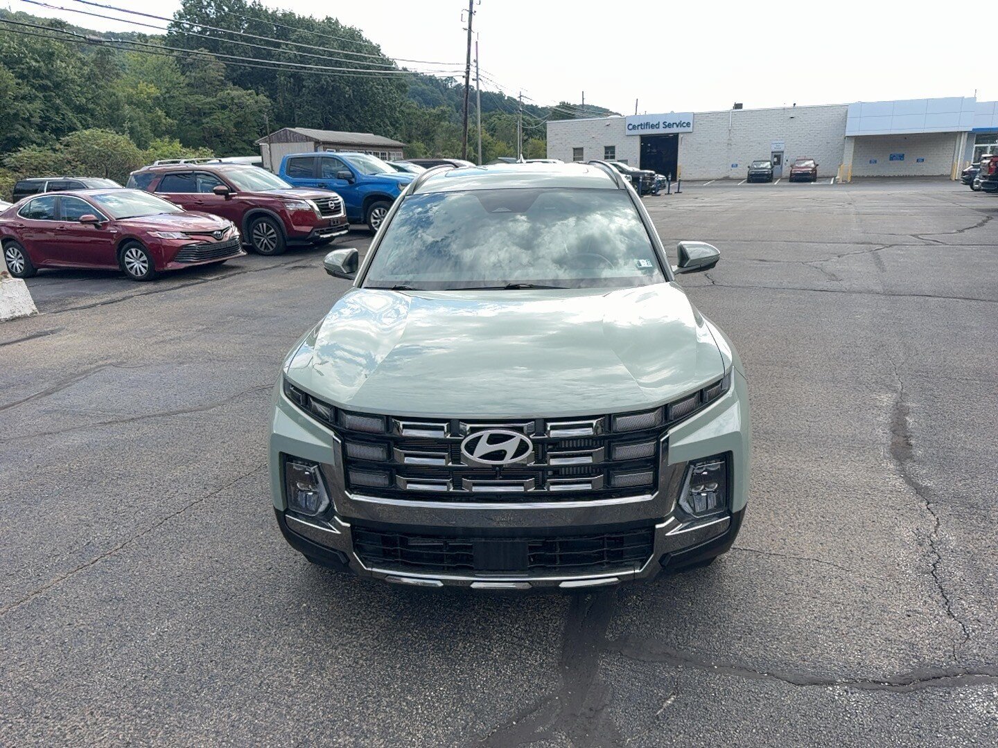Used 2025 Hyundai Santa Cruz Limited AWD/4WD image 2