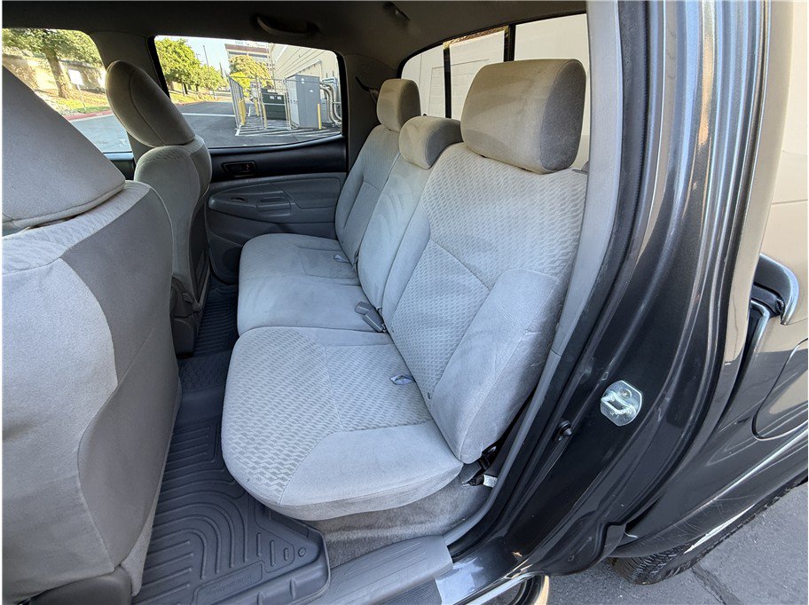 Used 2011 Toyota Tacoma PreRunner w/ SR5 Pkg #2 RWD image 19