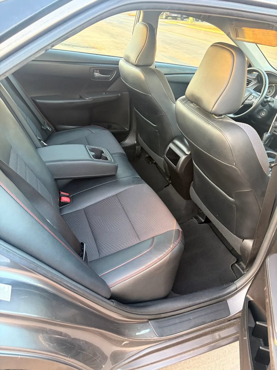 Used 2016 Toyota Camry SE FWD image 6