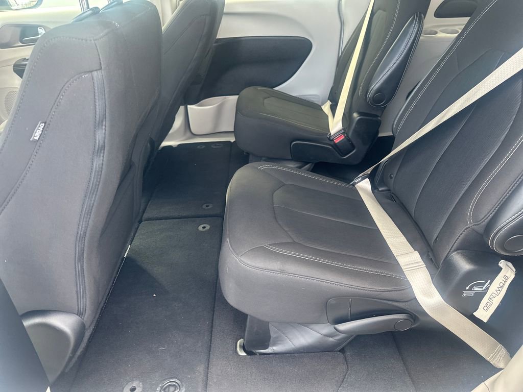 Used 2023 Chrysler Voyager LX FWD image 21