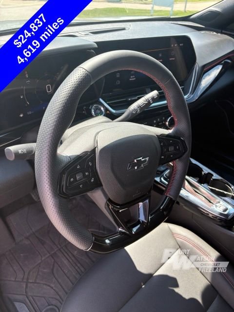 Used 2024 Chevrolet Trax RS w/ Sunroof Package FWD image 16