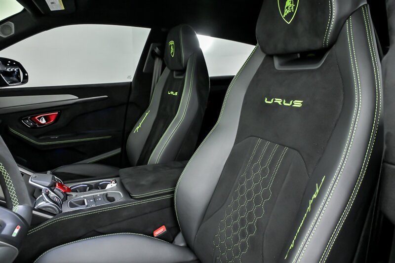 Used 2024 Lamborghini Urus Performante AWD/4WD image 20