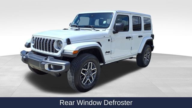 Used 2025 Jeep Wrangler Sahara image 3