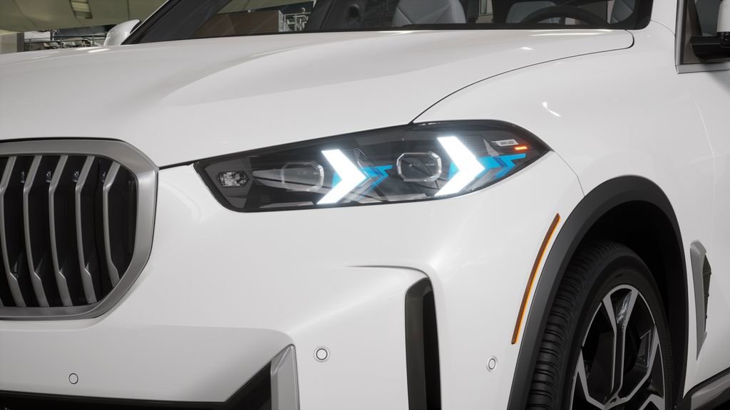 Used 2026 BMW X5 xDrive40i w/ Climate Comfort Package image 31