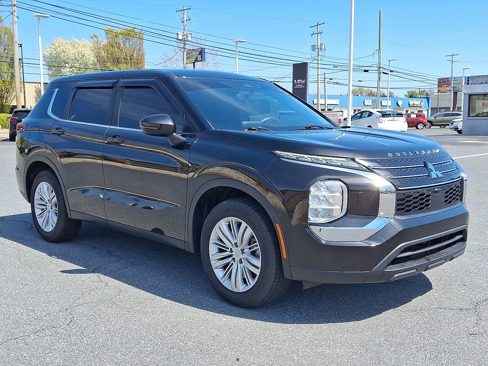 Used 2022 Mitsubishi Outlander ES image 3
