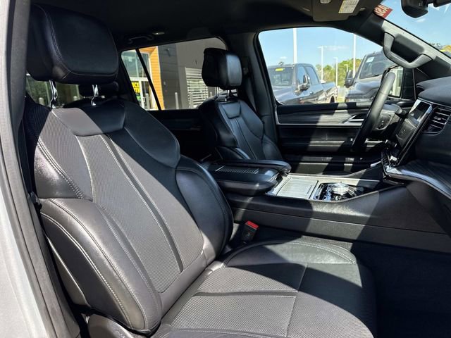 Used 2024 Jeep Wagoneer L Series III w/ Flexible Seating Group image 14