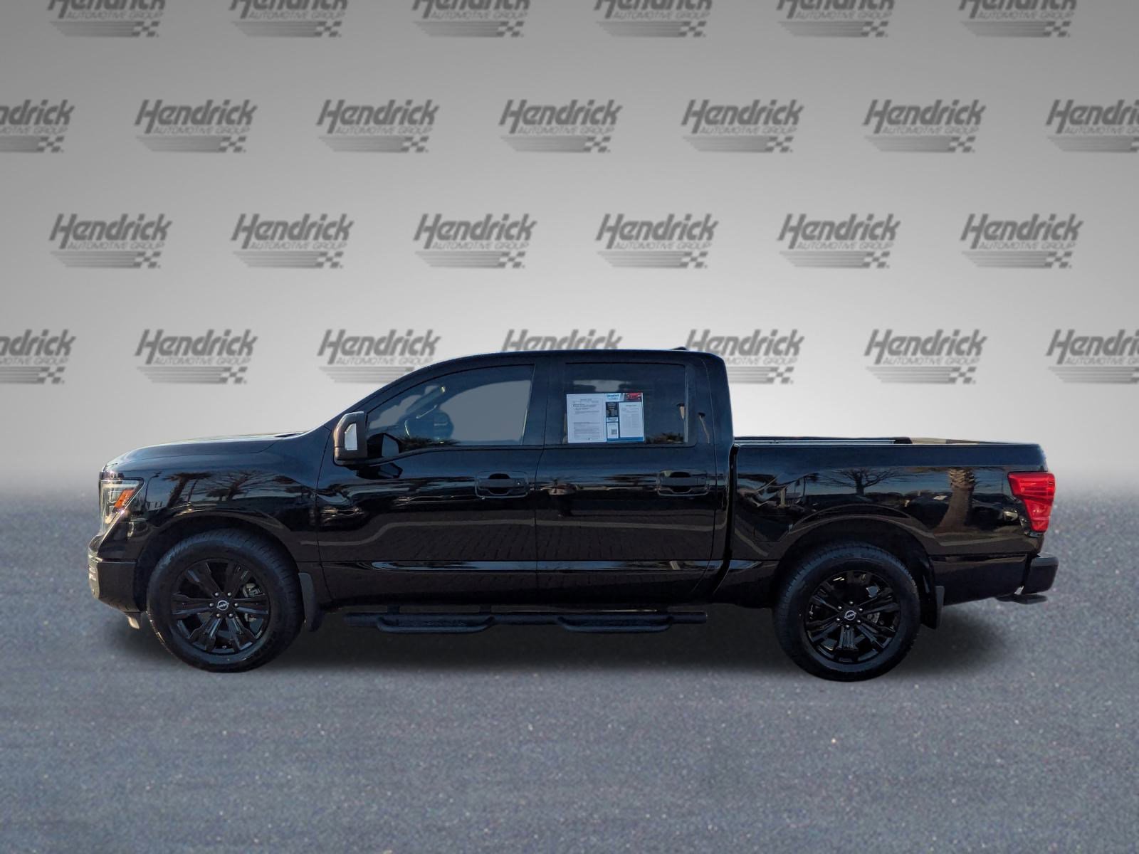 Used 2024 Nissan Titan SV w/ SV Convenience Package image 8