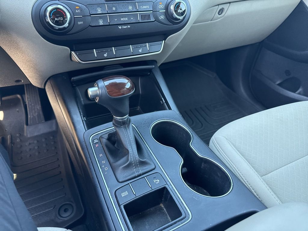 Used 2018 Kia Sorento LX image 17