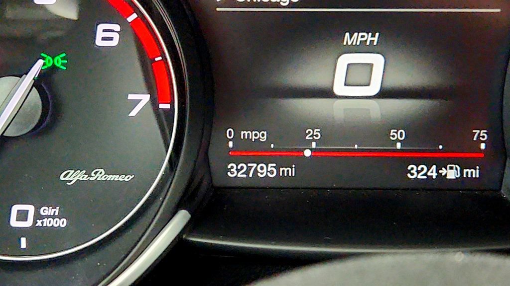 Used 2018 Alfa Romeo Giulia Ti w/ Quick Order Package 22X Lusso AWD/4WD image 16