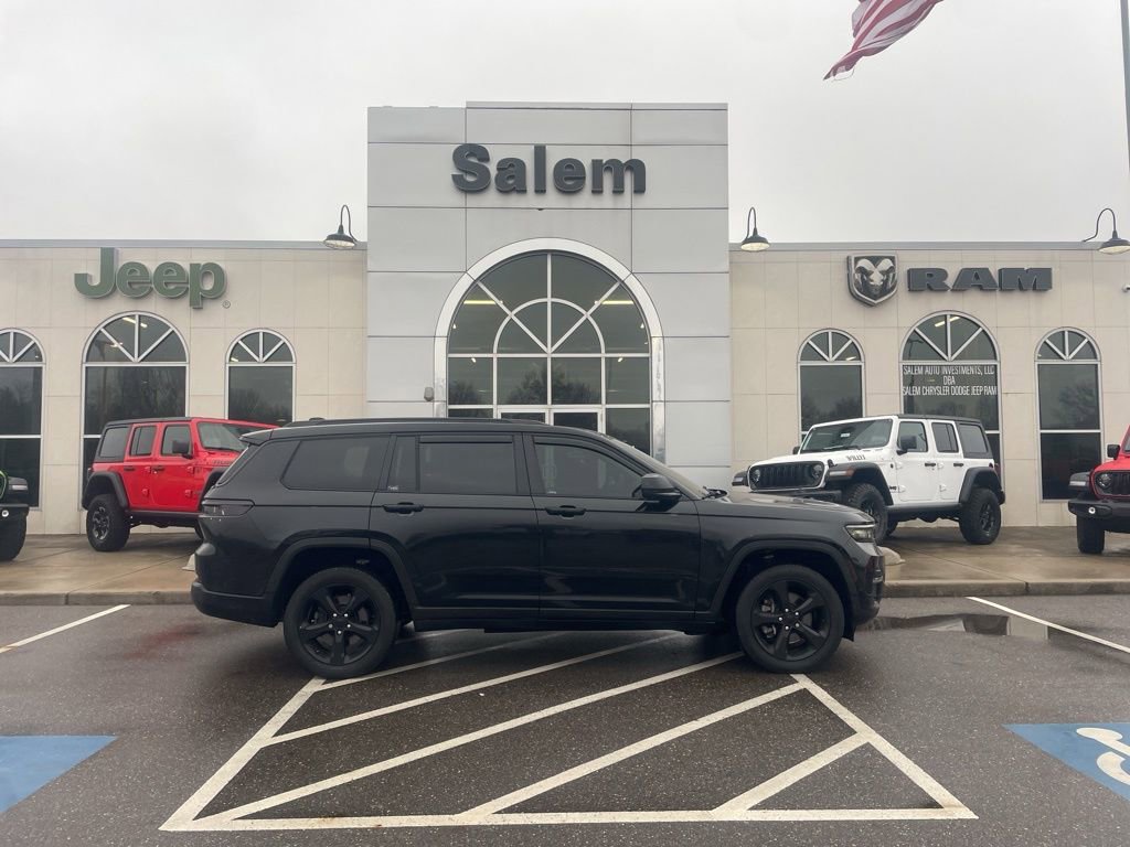 Used 2023 Jeep Grand Cherokee L Limited w/ Luxury Tech Group II image 1