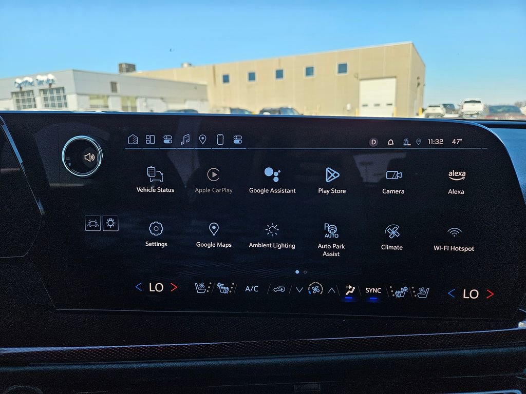 Used 2024 Chevrolet Traverse RS image 14