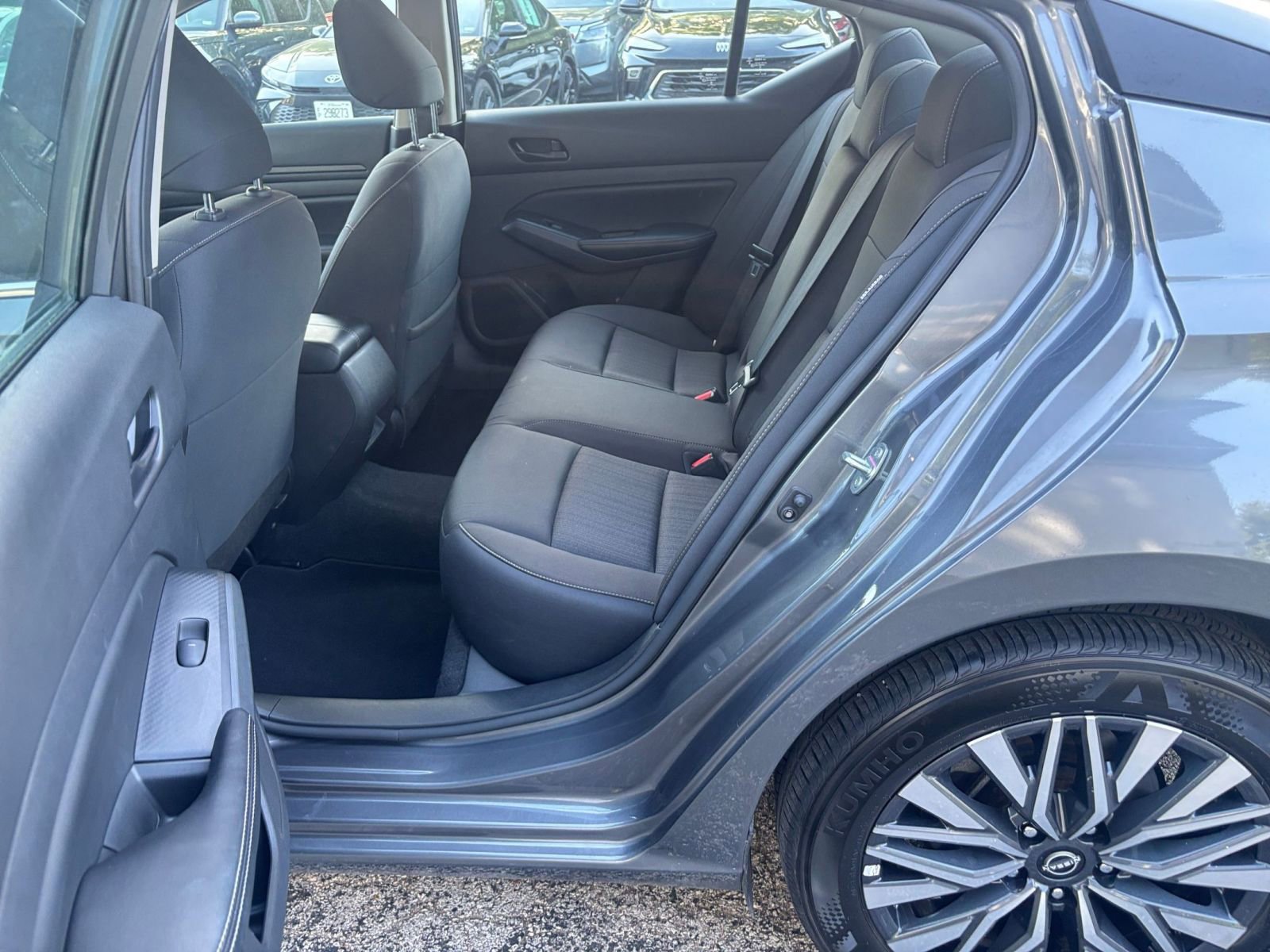 Used 2025 Nissan Altima 2.5 SV FWD image 25