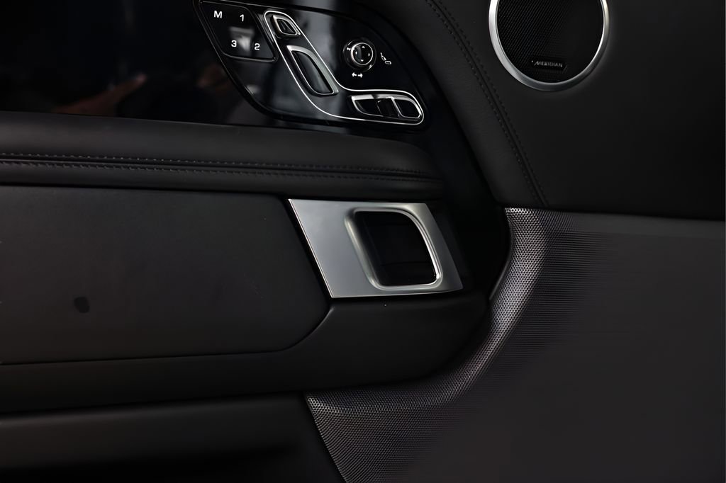 Used 2022 Land Rover Range Rover P525 Westminster Edition image 28