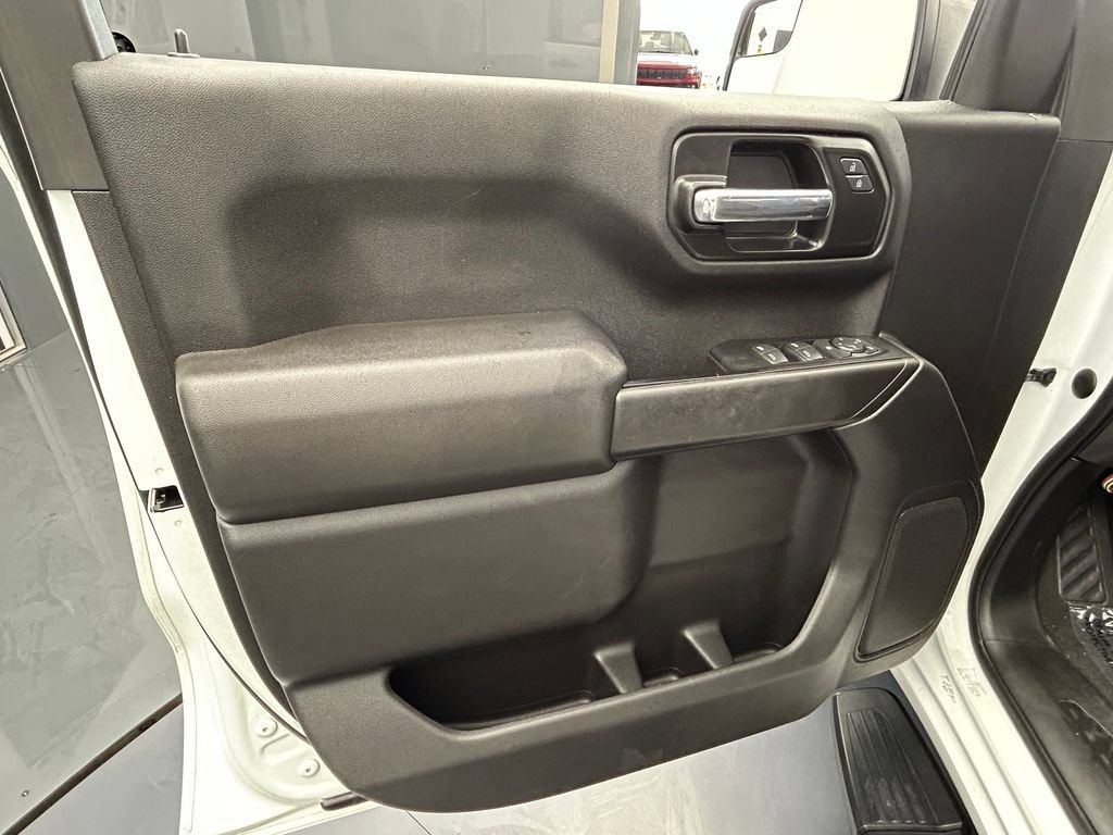 Used 2022 Chevrolet Silverado 1500 Custom w/ Safety Confidence Package RWD image 11