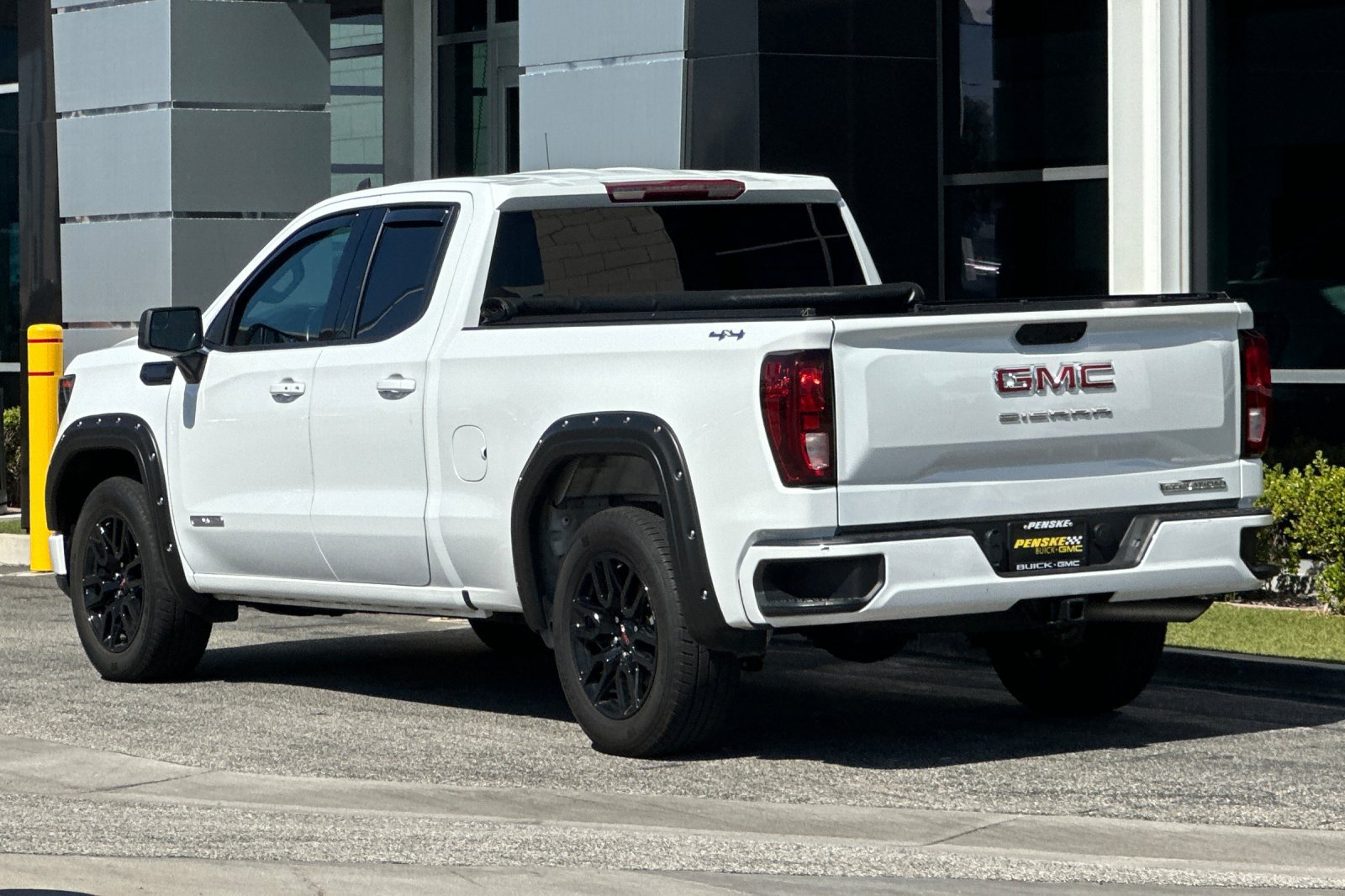 Used 2023 GMC Sierra 1500 Elevation AWD/4WD image 6
