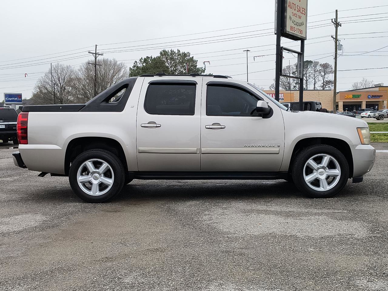 Used 2008 Chevrolet Avalanche LT RWD image 8