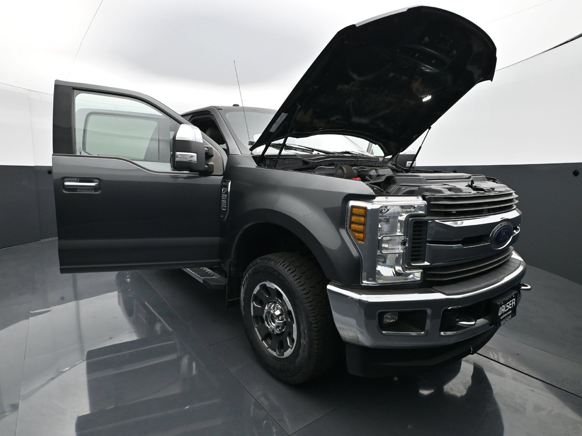 Used 2019 Ford F250 XLT w/ XLT Premium Package AWD/4WD image 38