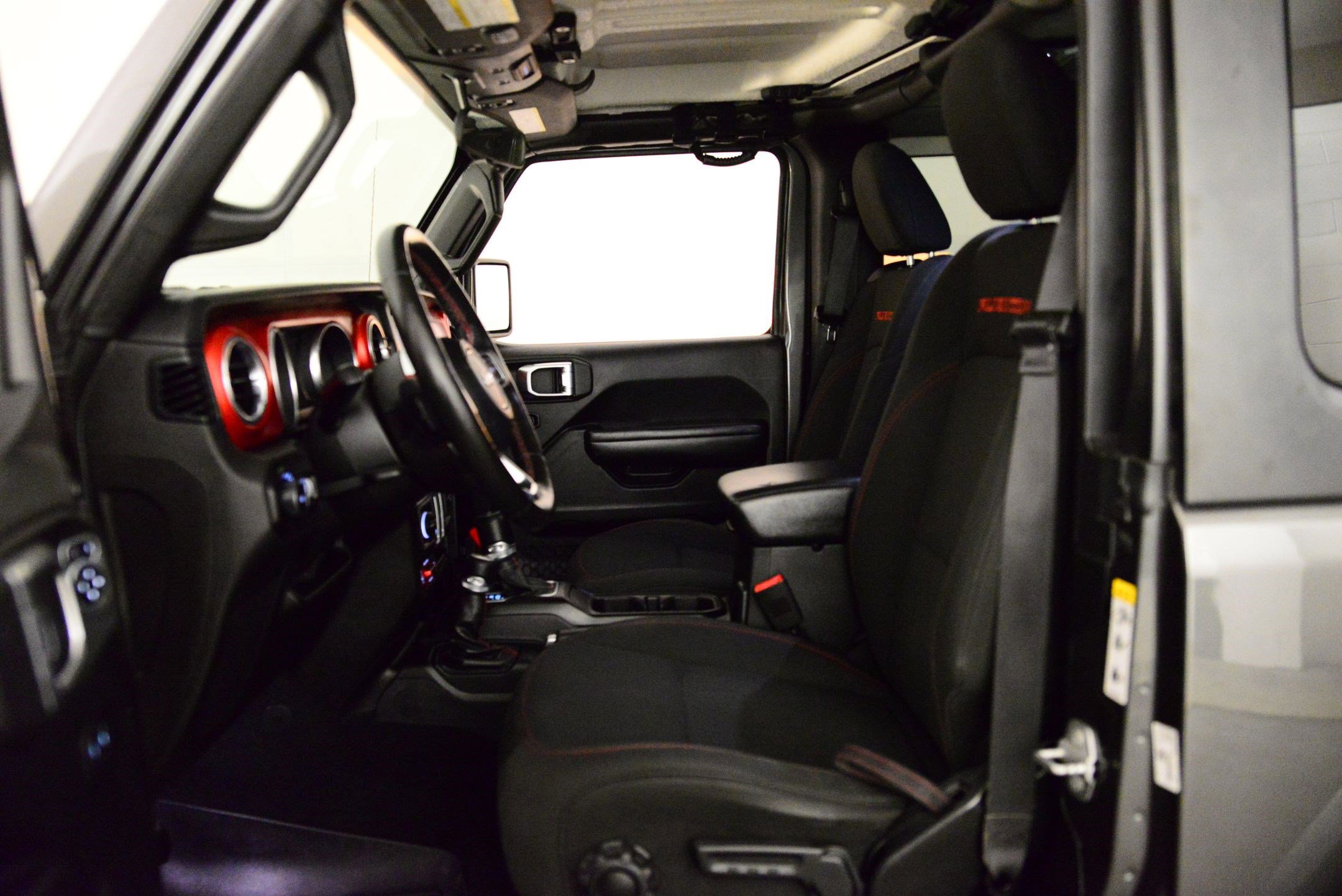 Used 2018 Jeep Wrangler Rubicon w/ Cold Weather Group image 24