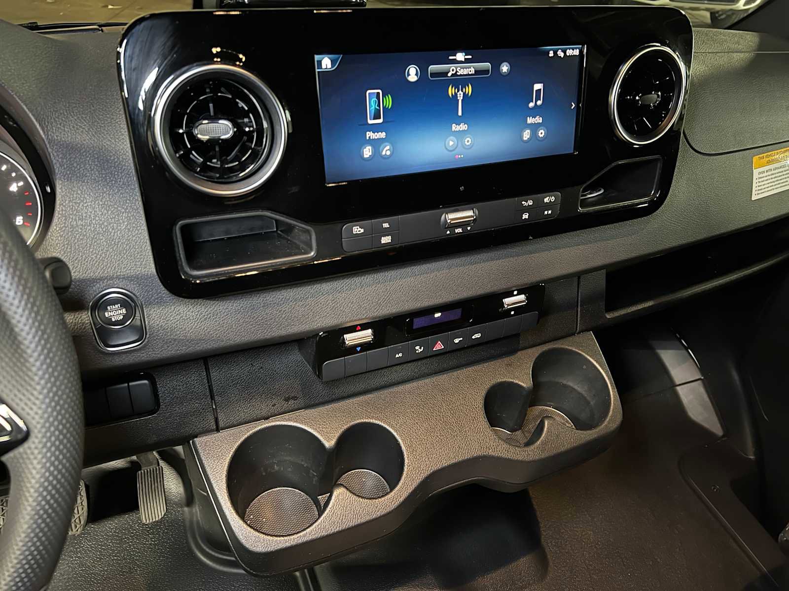 Used 2025 Mercedes-Benz Sprinter 2500 image 30