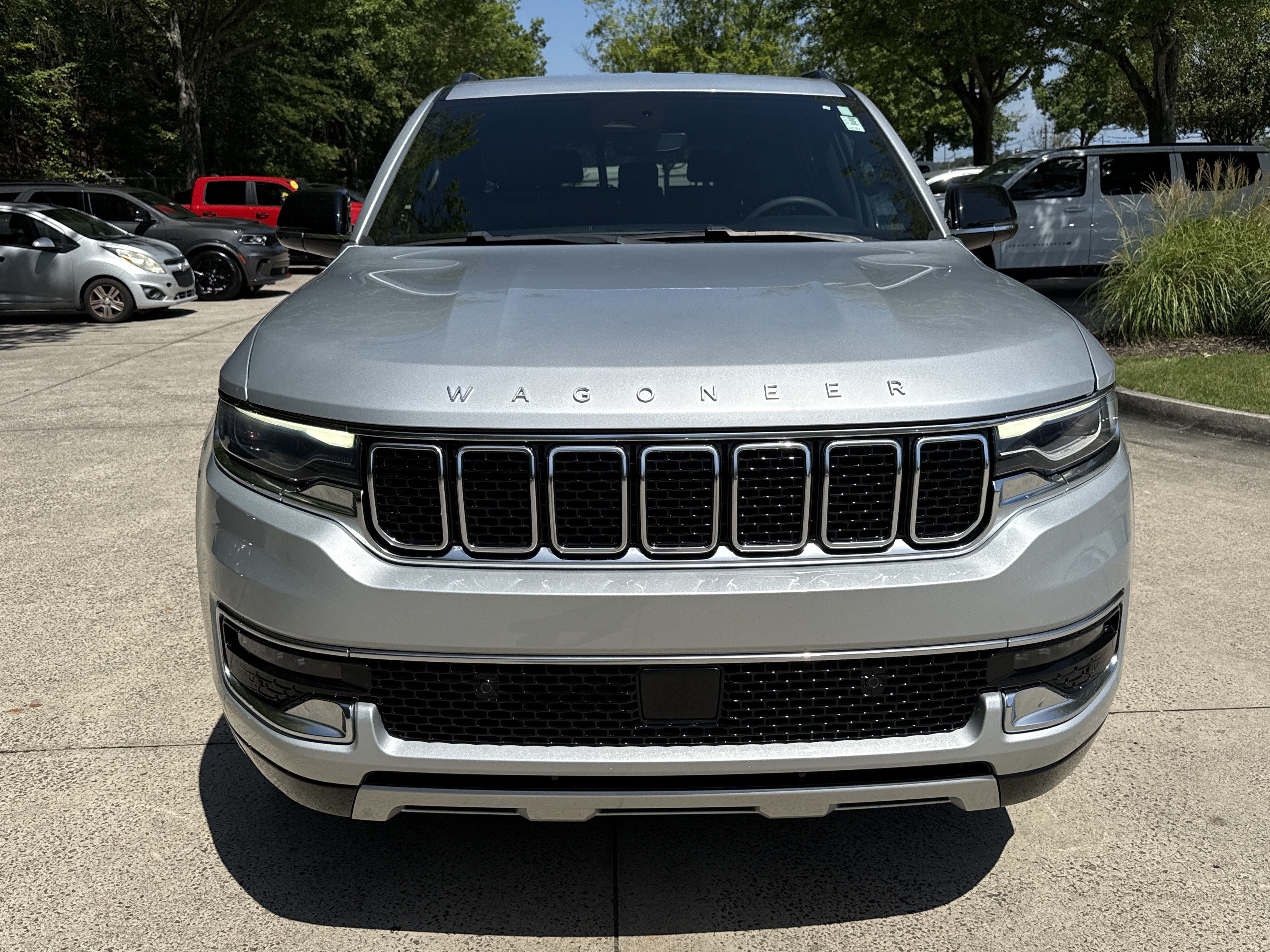 Used 2023 Jeep Wagoneer Series II AWD/4WD image 2