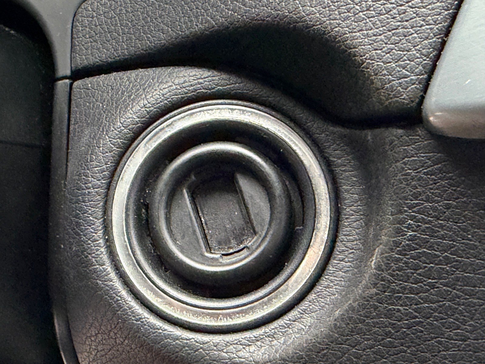 Used 2014 Mercedes-Benz C 250 Sedan image 33