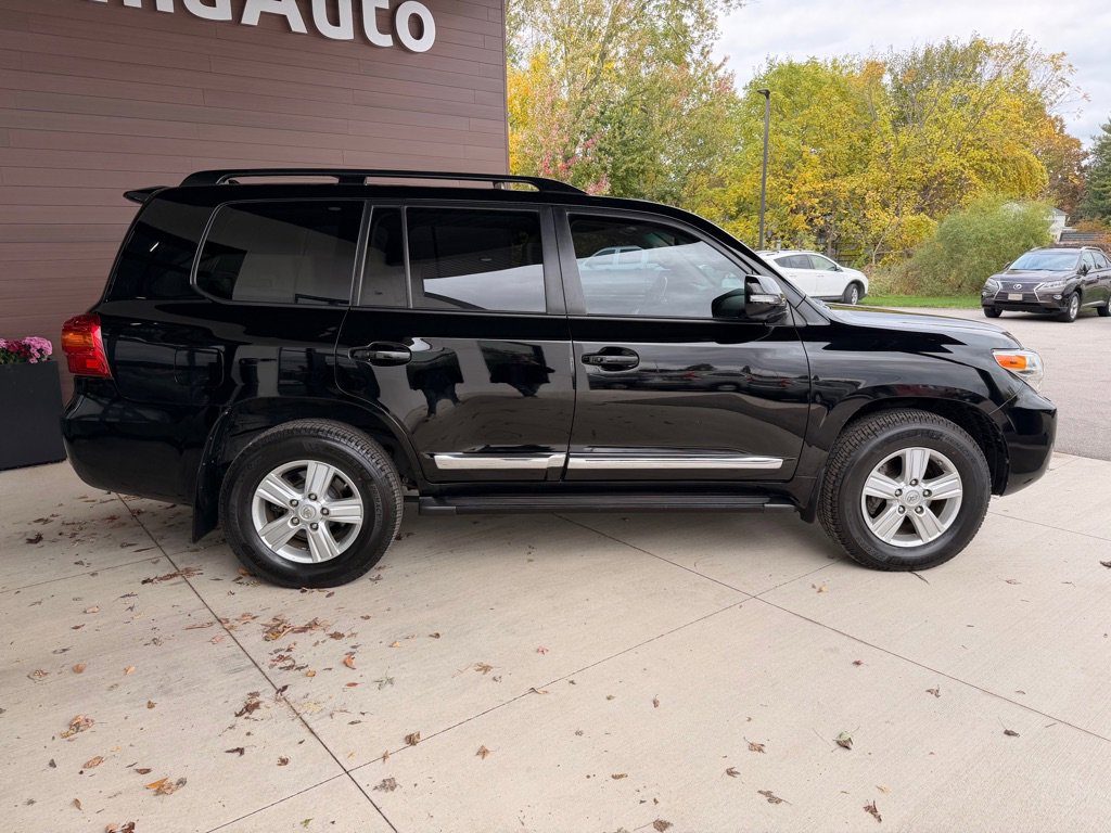 Used 2015 Toyota Land Cruiser image 8