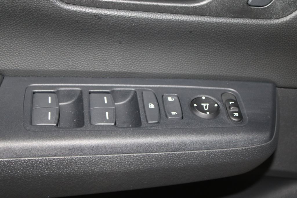 Used 2025 Honda CR-V Sport-L image 8