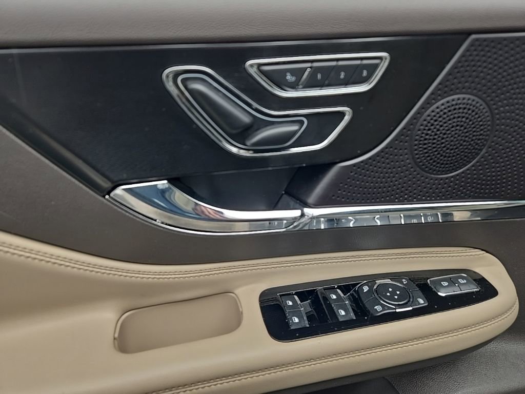 Used 2023 Lincoln Corsair AWD w/ Equipment Group 101A image 23