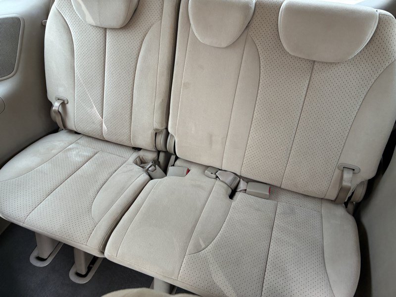 Used 2008 Hyundai Entourage GLS FWD image 15