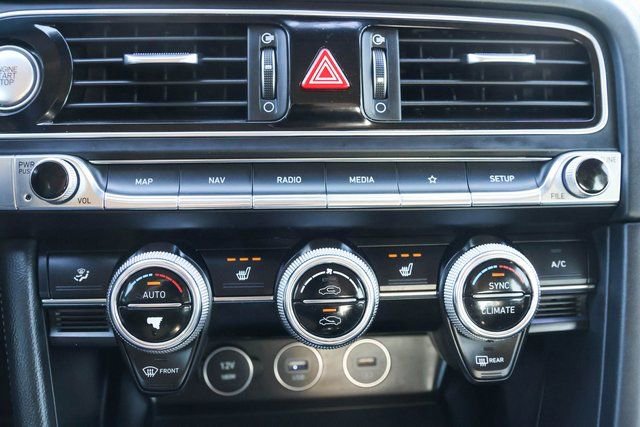 Used 2023 Genesis G70 2.0T image 23