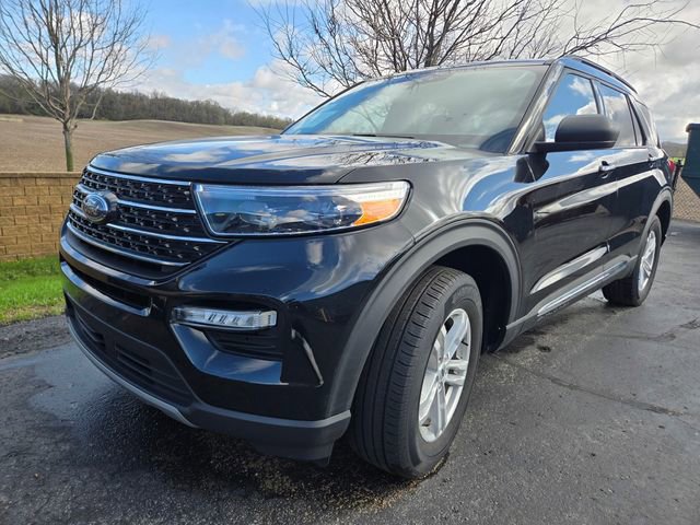 Used 2024 Ford Explorer XLT w/ Equipment Group 202A AWD/4WD image 3