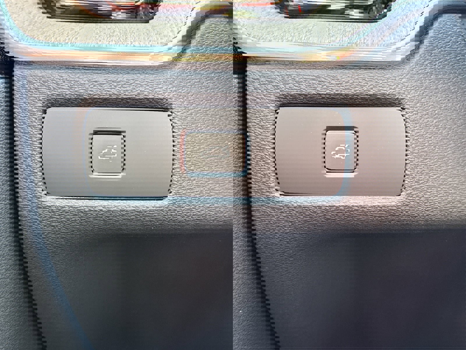 New 2026 Volvo XC60 B5 Core w/ Climate Package image 20