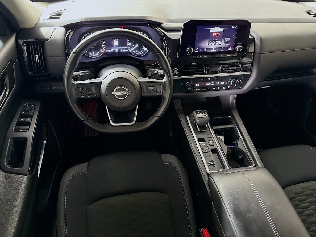 Used 2024 Nissan Pathfinder SV FWD image 16