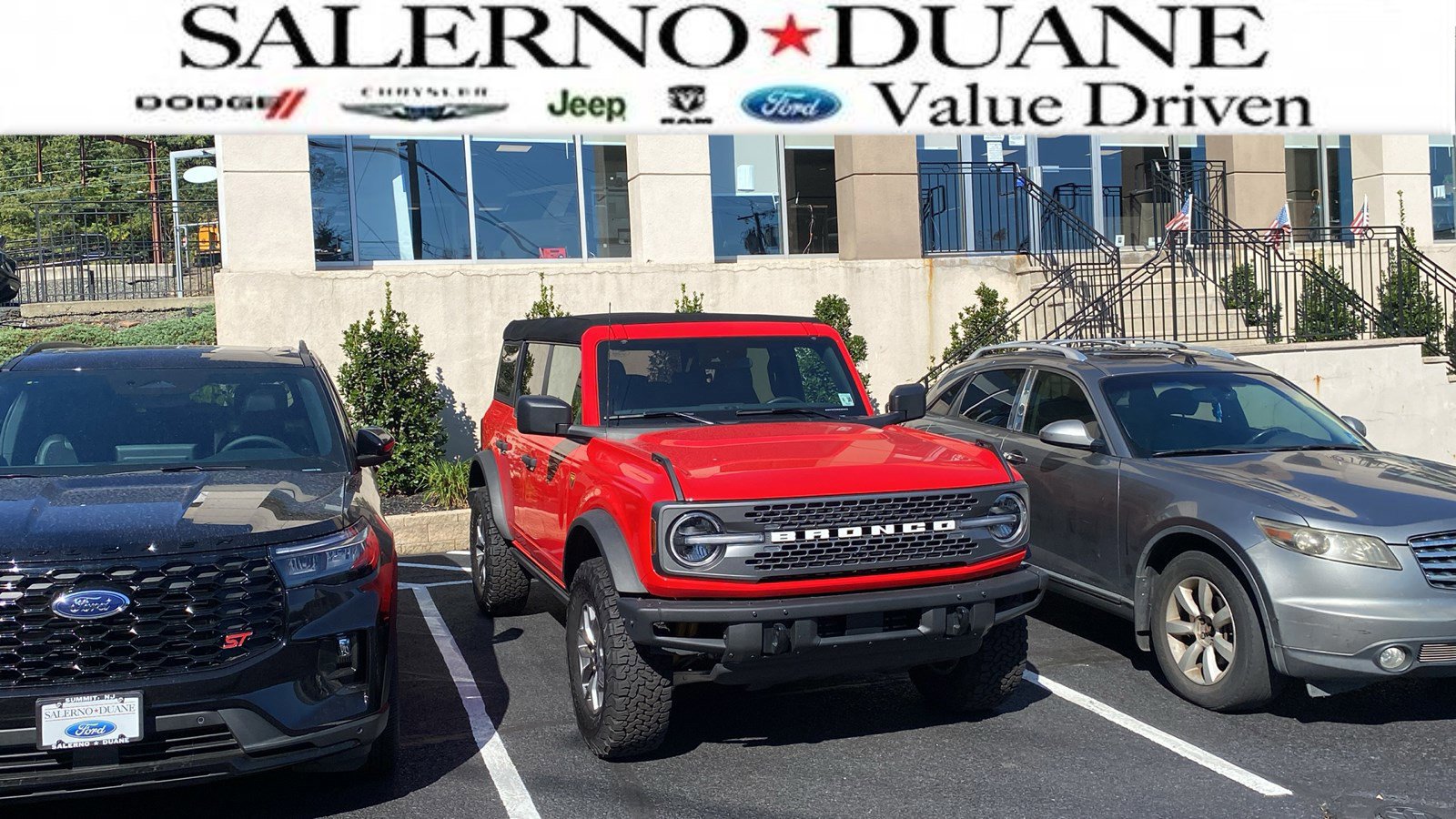 Used 2024 Ford Bronco Badlands image 1