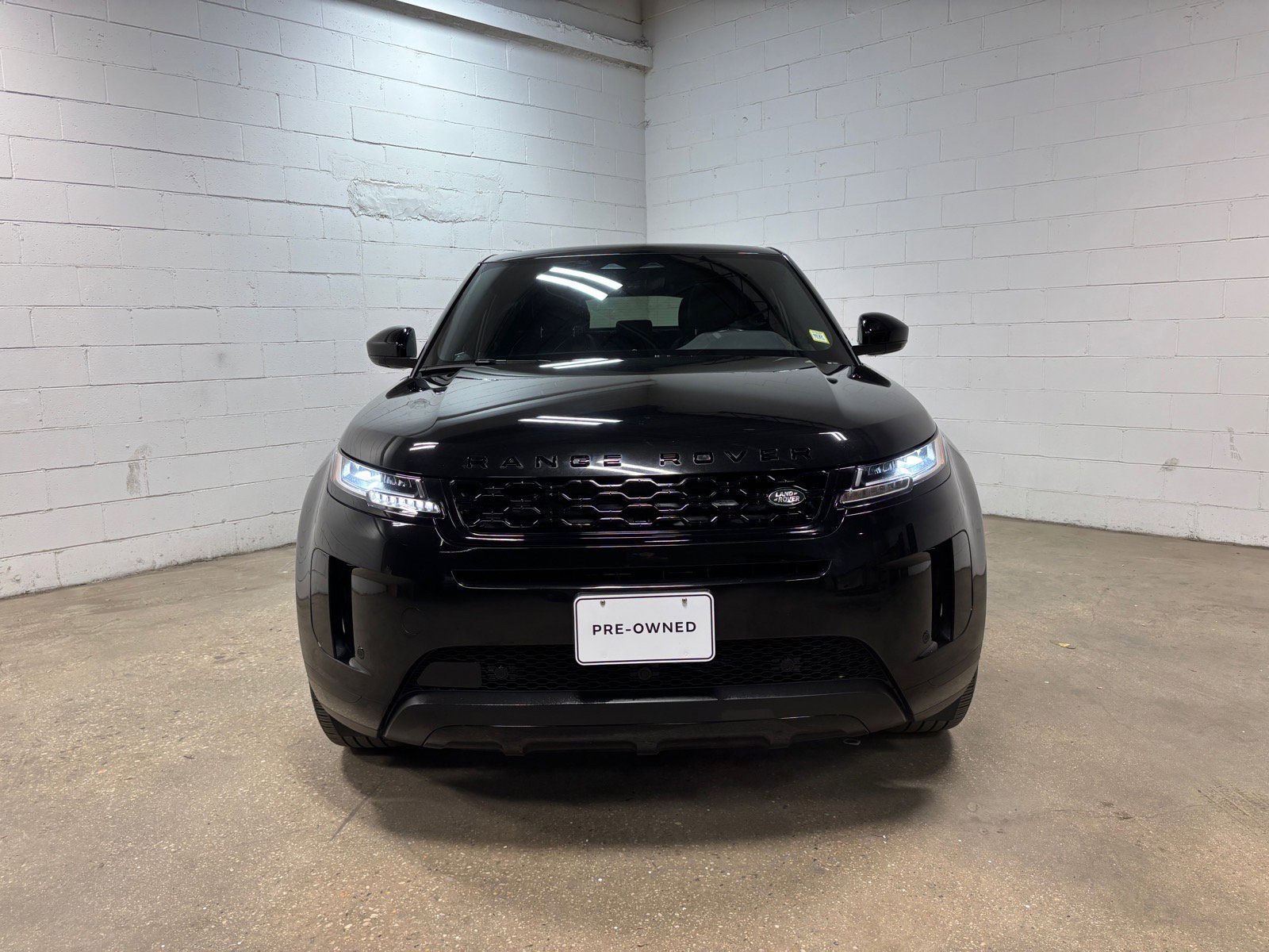 Used 2023 Land Rover Range Rover Evoque S AWD/4WD image 3