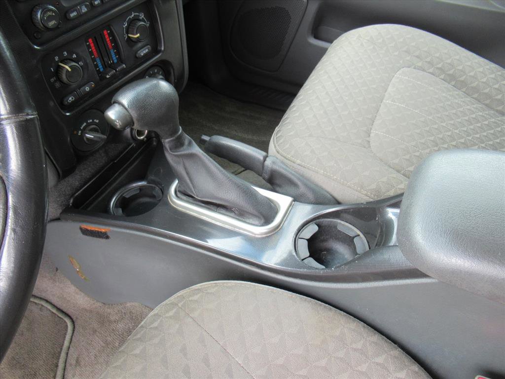 Used 2004 GMC Envoy XUV SLE w/ 1SB Preferred Equipment Group image 18