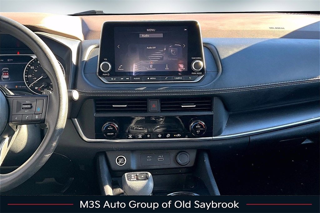 Used 2023 Nissan Rogue SV image 9