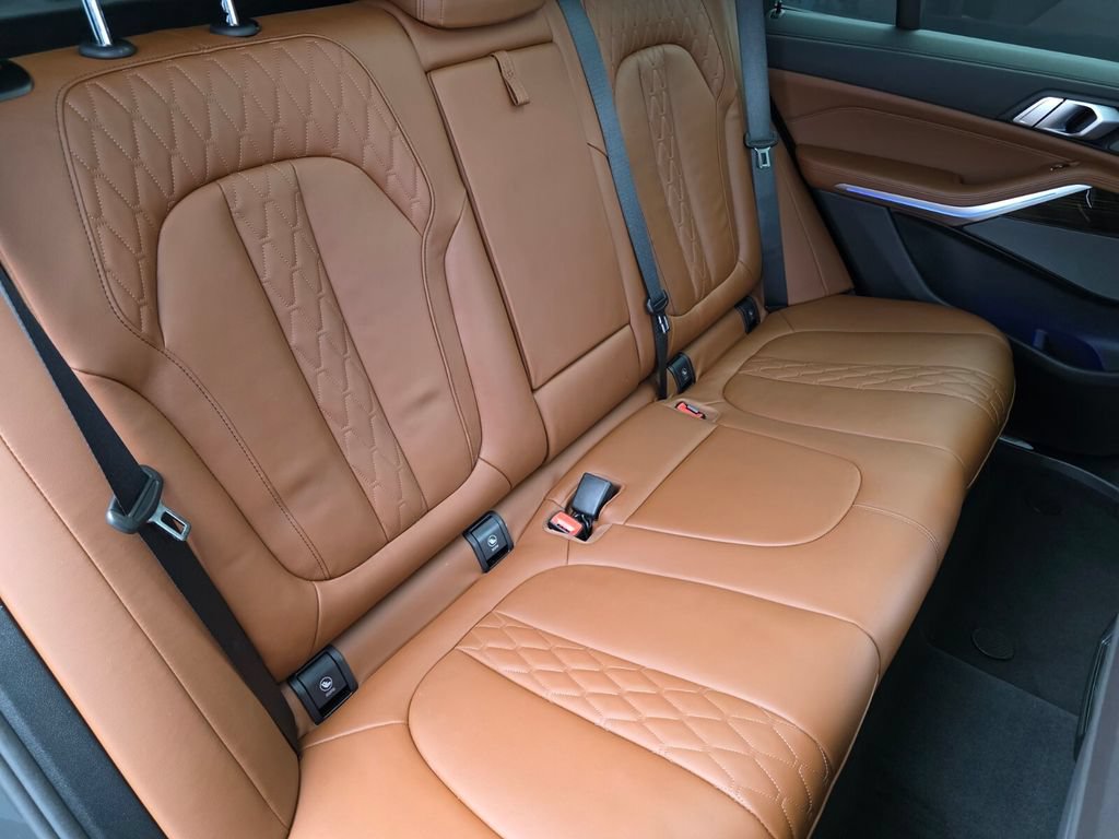 Certified 2025 BMW X5 sDrive40i w/ M Sport Package RWD image 26