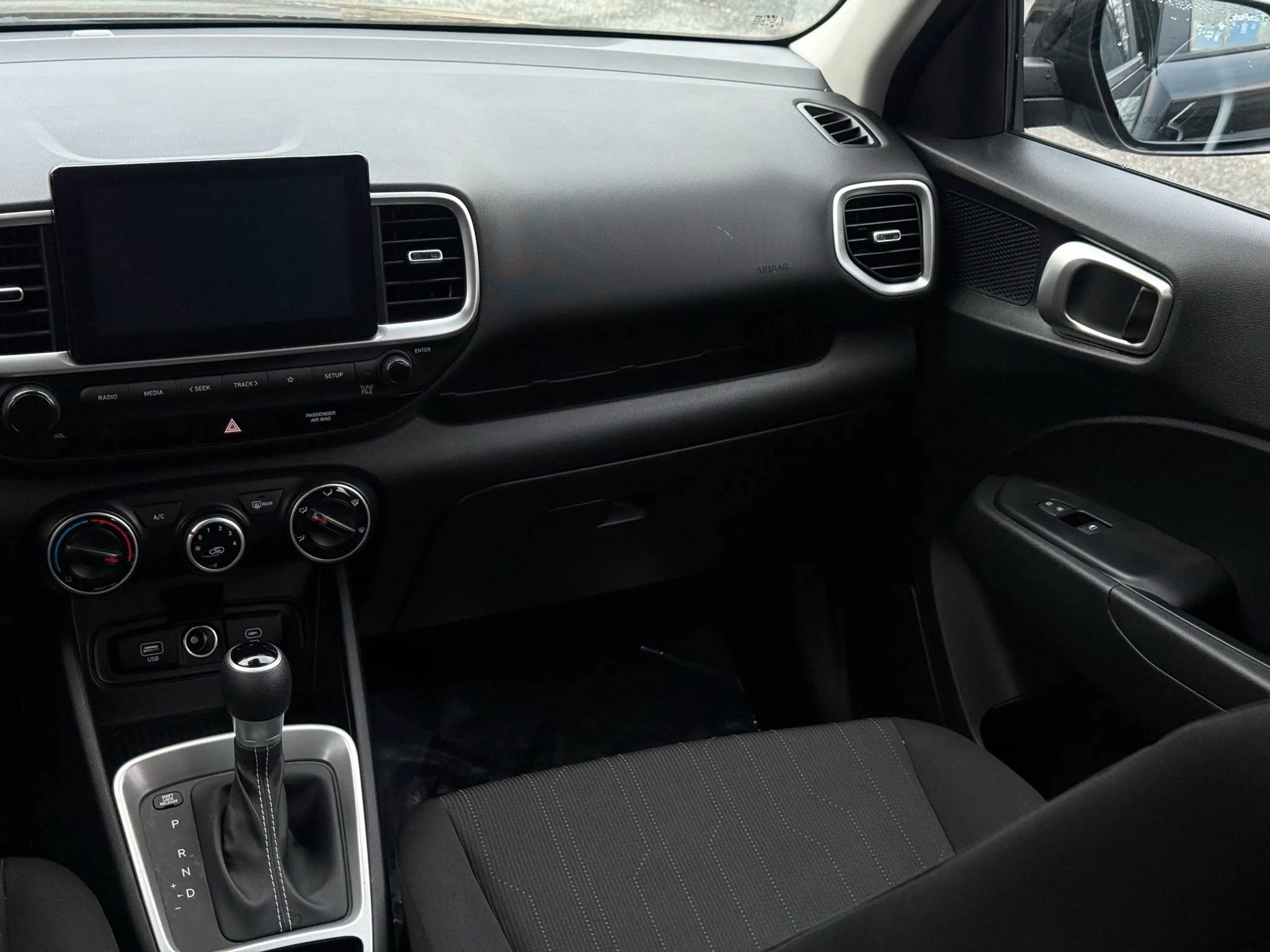 Used 2023 Hyundai Venue SE w/ Cargo Package image 26